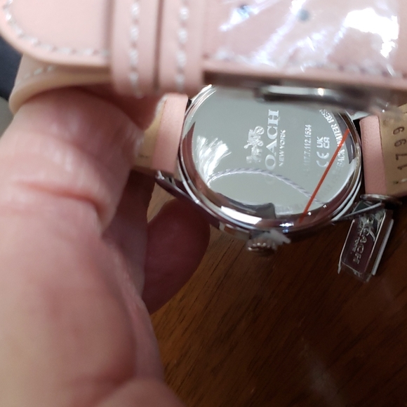 New Coach Ruby Watch, 32 Mm Pink new in Box - Picture 3 of 7